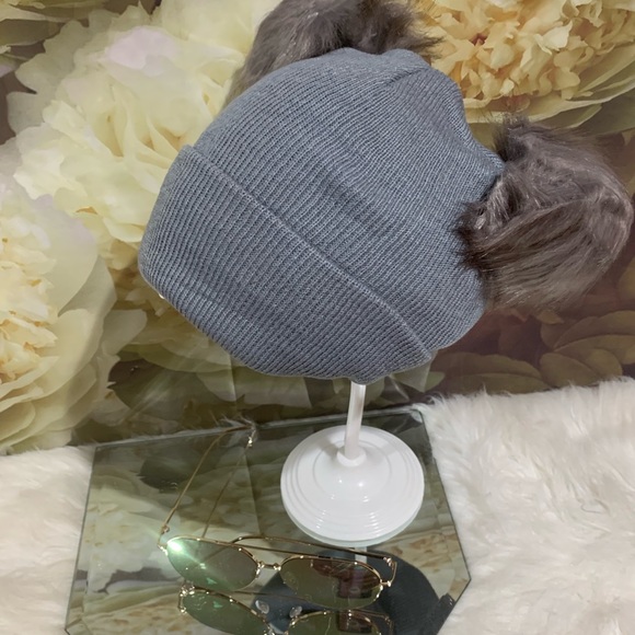 Pom Pom Hat - Picture 7 of 8